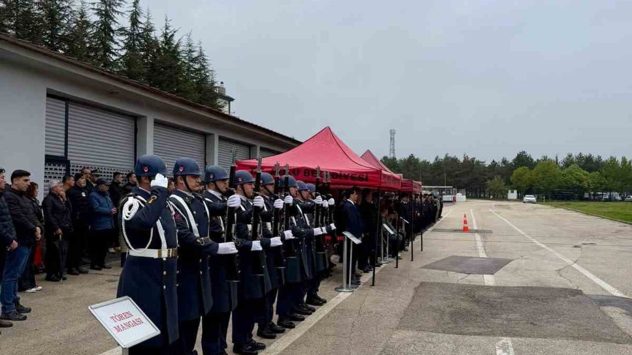 Bolu’da görev yapan 27 yaşındaki Jandarma Üsteğmen Oğuzhan Varol kalp krizinde yaşamını yitirdi; memleketine uğurlandı