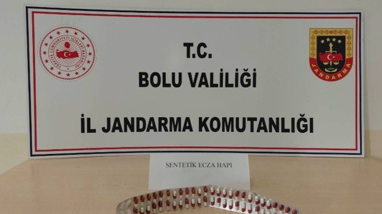 Bolu’da jandarmadan uyuşturucu operasyonu: 52 sentetik ecza, 3 gözaltı