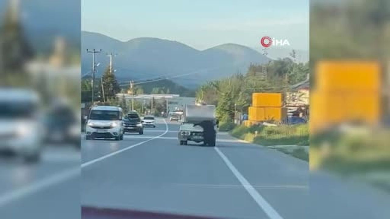 Bolu'da süt aracına bağlanan kurbanlık hayvan kilometrelerce sürüklenirken görüntülendi