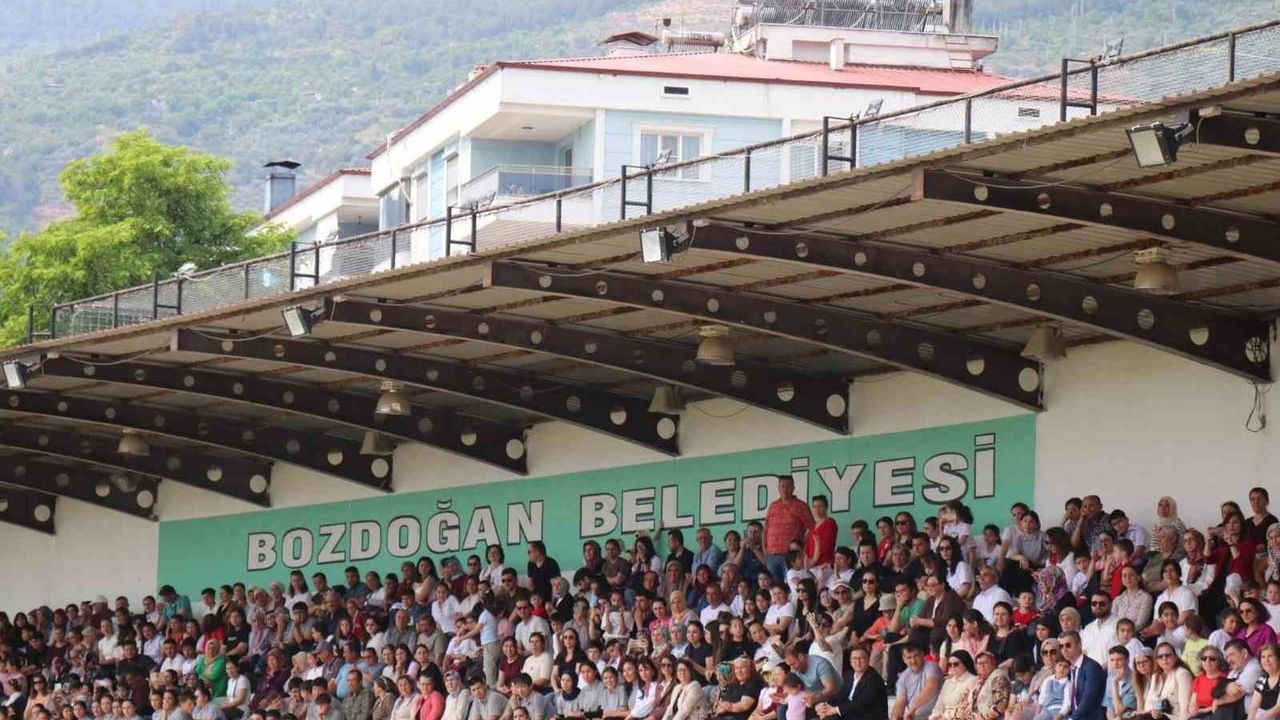 Bozdoğan’da 19 Mayıs Coşkusu: Stadyum Doldu, Gençlik Etkinlikleri Öne Çıktı