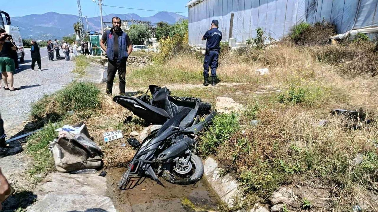 Bozyazı'da yolcu otobüsü ile motosiklet çarpıştı: Emekli imam hayatını kaybetti