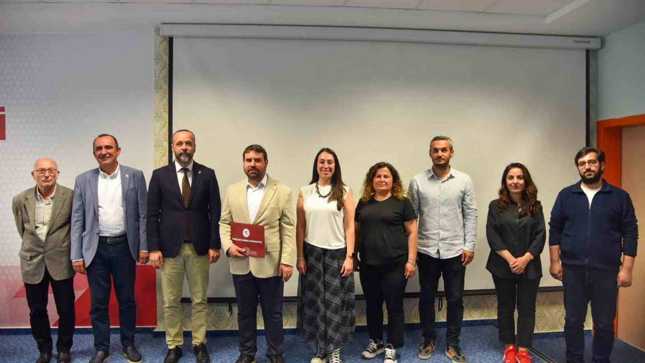 BŞEÜ Küllüoba Kazılarının Bulgularını Bilimsel Çerçevede Açıkladı