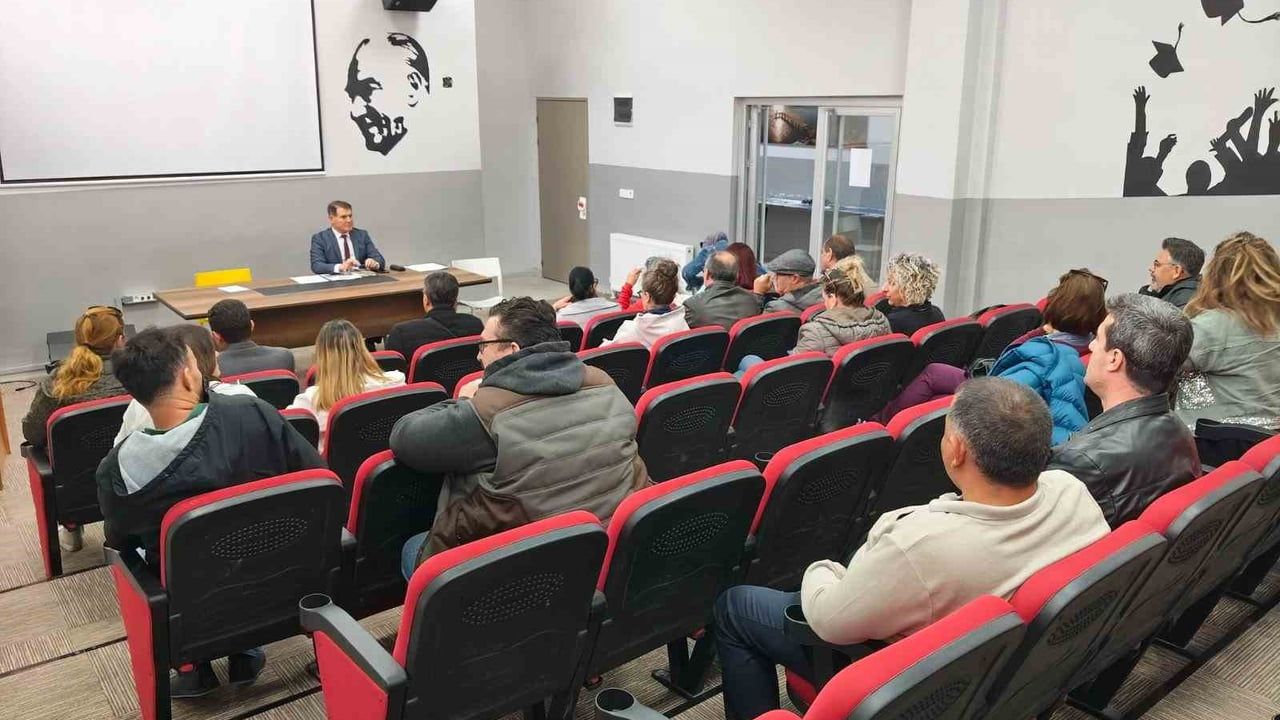 Burhaniye'de 19 Mayıs Sergileri için Planlama Toplantısı Yapıldı