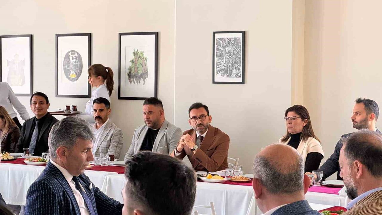 Burhaniye'de Dış Paydaşlar Danışma Kurulu Toplantısı: Akreditasyon ve Sektör İşbirliği Odaklı