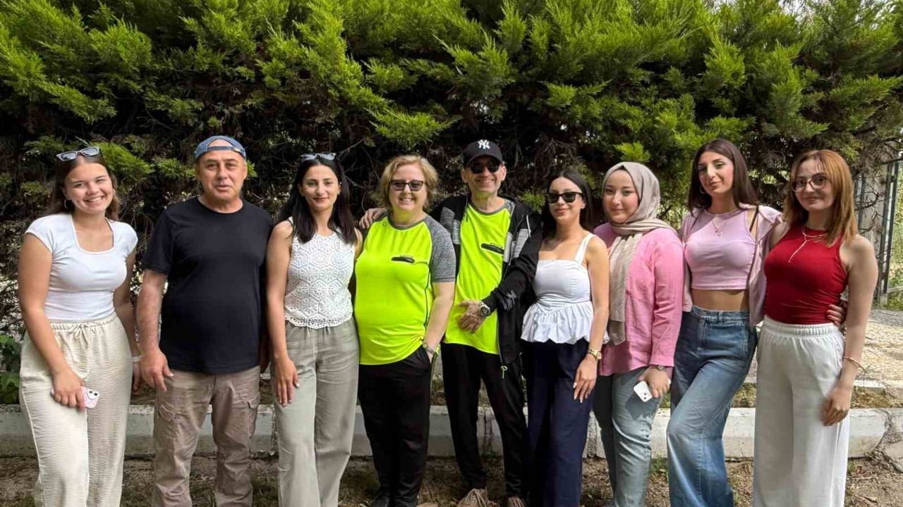Burhaniye'de MYO mezunları Ören Ayaklı Mesire'de öğretim üyeleriyle buluştu