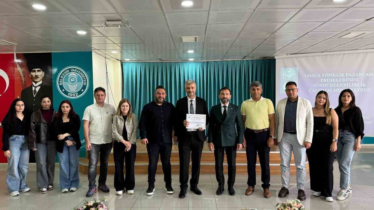 Burhaniye'de 'Pazarlama Projelerinin Sürdürülebilirliği' konferansı