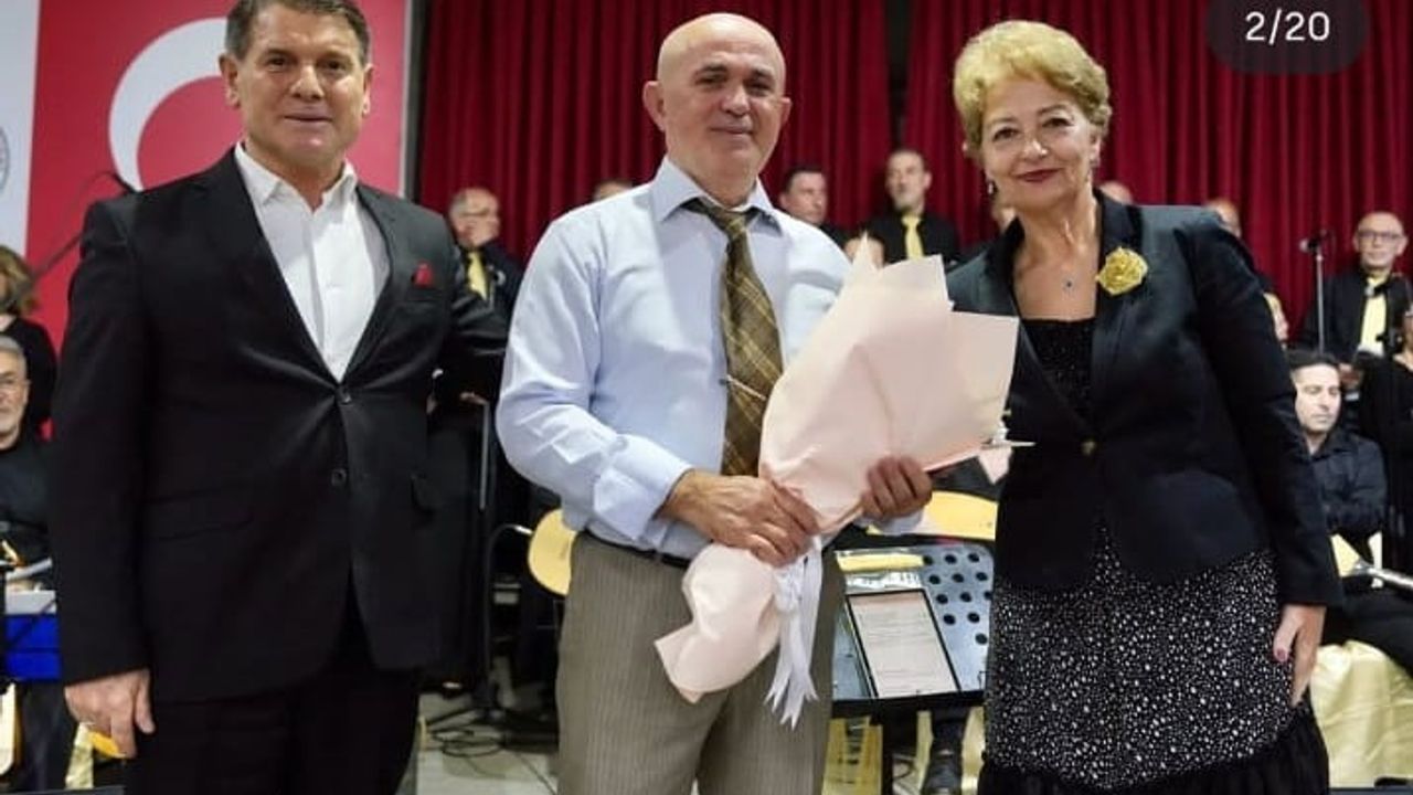 Burhaniye'de Yaza Merhaba Konseri Reha Yurdakul'da yoğun ilgi gördü