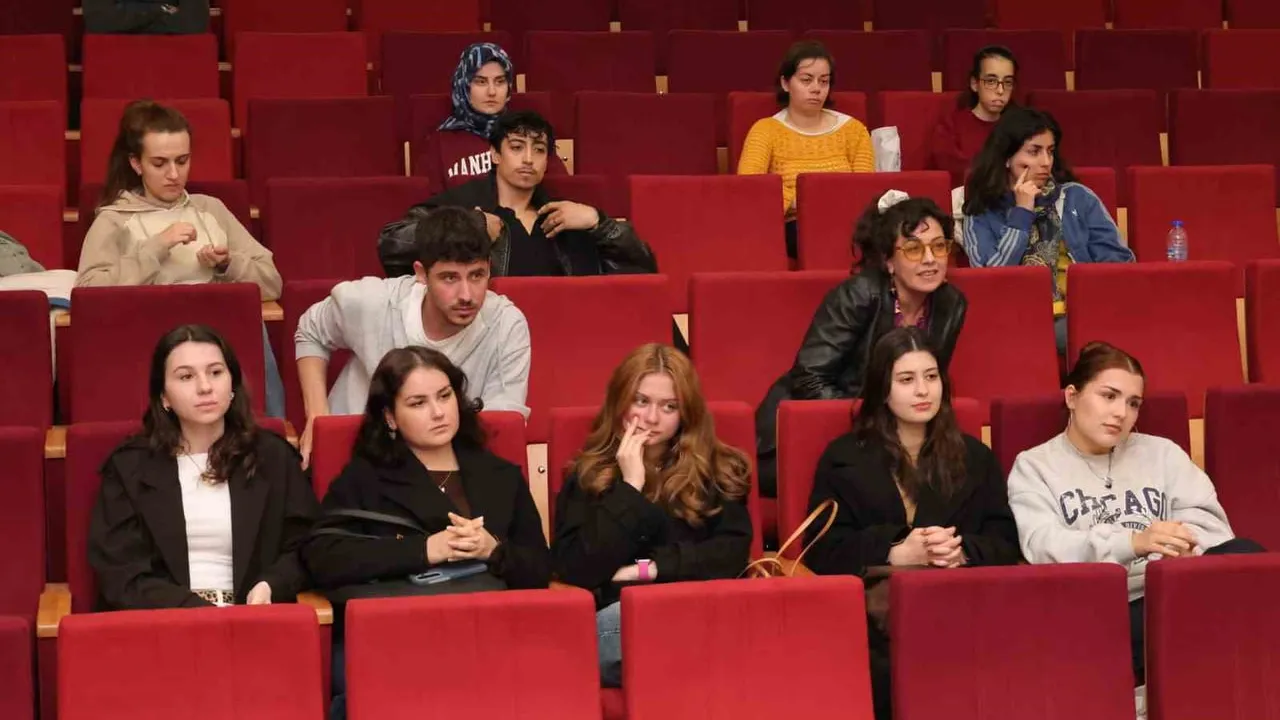 Bursa Altın Çınar Kısa Film Festivali ikinci yılında 'Ayşe' gösterimiyle başladı