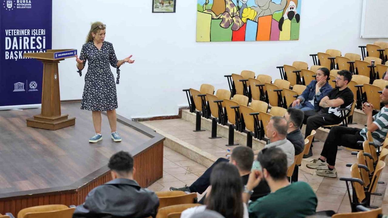 Bursa Büyükşehir Belediyesi'nden evcil hayvan işletmelerine eğitim: haklar, bakım ve yasal sorumluluklar