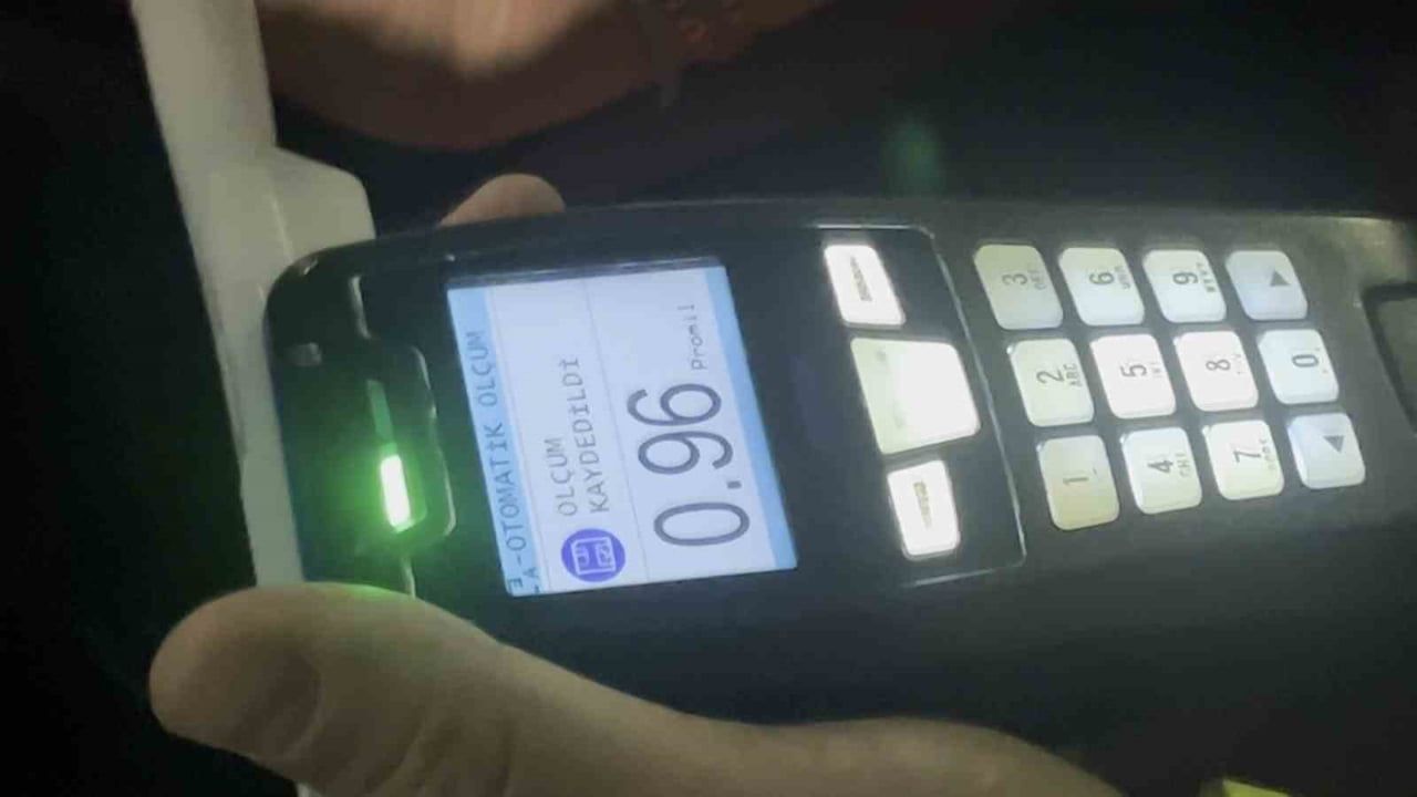 Bursa'da denetimde 96 promil alkollü sürücünün polisle diyalogu kamerada