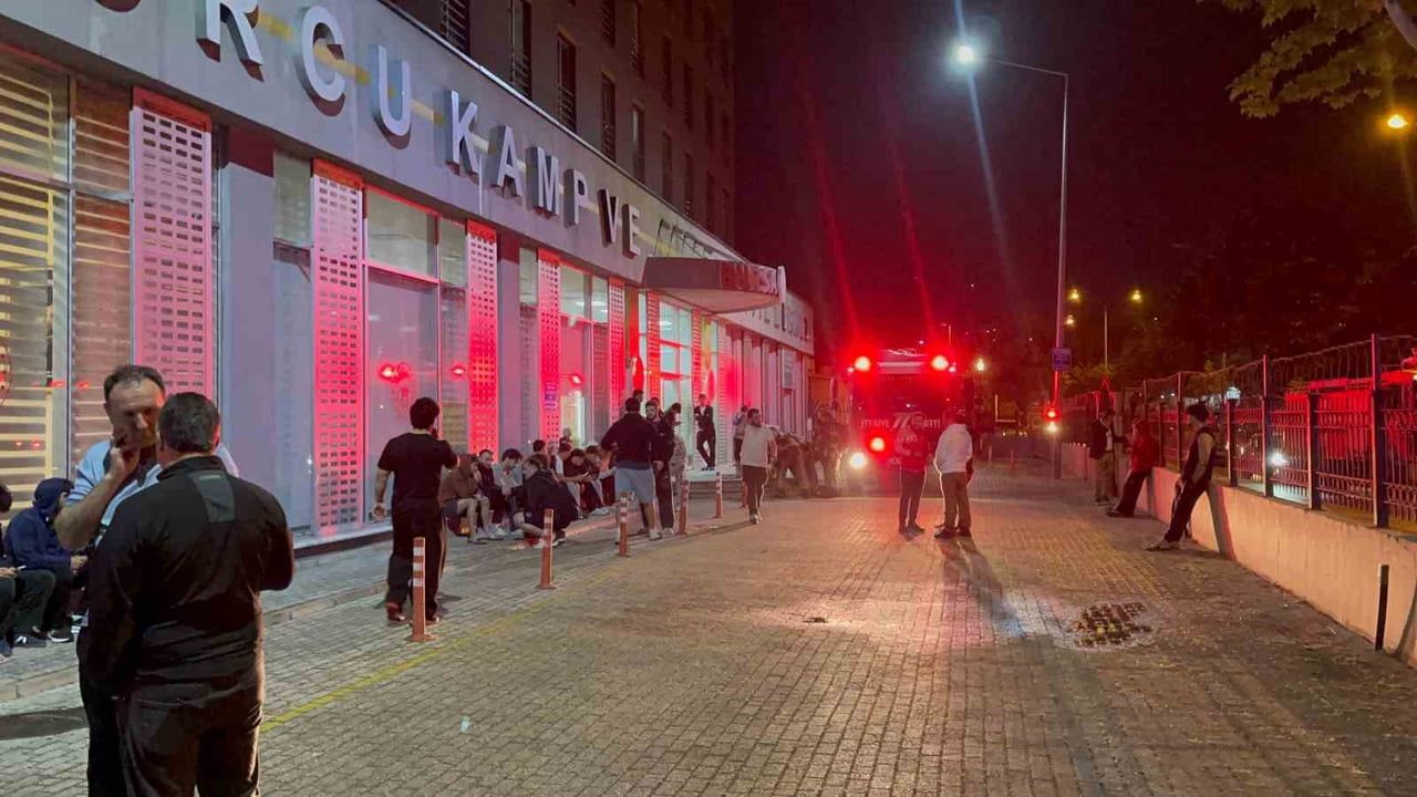 Bursa'da TOHM Sporcu Kamp ve Eğitim Merkezi'nin sauna bölümünde yangın söndürüldü