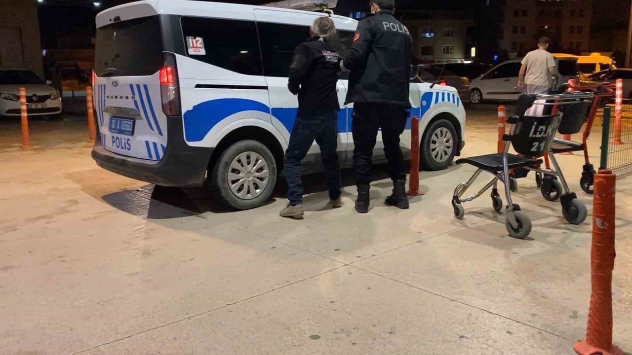 Bursa İnegöl'de alkollü sürücünün kontrolünü kaybettiği kamyonet şarampole uçtu