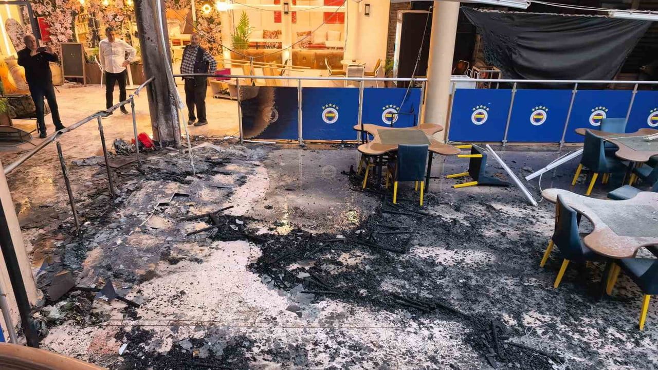 Bursa İnegöl'de Fenerbahçeliler Derneği'nde yangın: 2 çocuk güvenlik kamerasına yansıdı