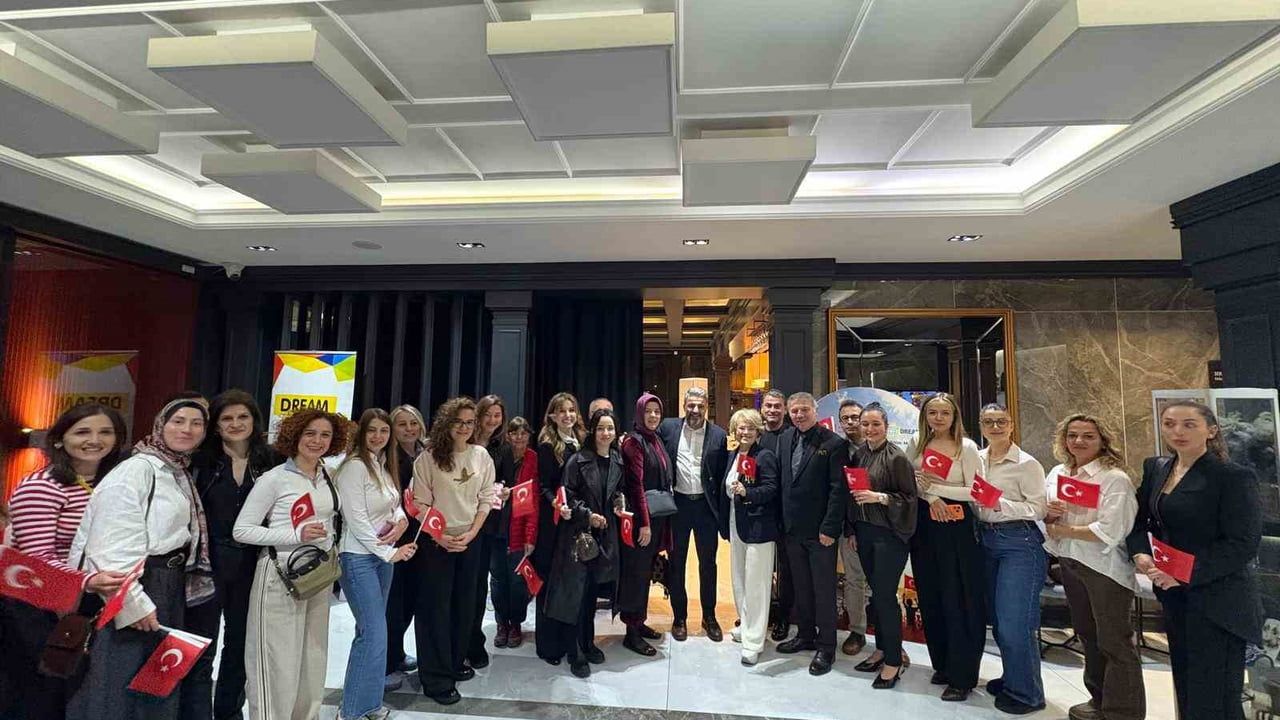 Büyük Anadolu Hastaneleri'nden 'Sağlam Kafa Sağlam Vücutta Bulunur' Temalı Çocuk Sağlığı Semineri Samsun'da Düzenlendi