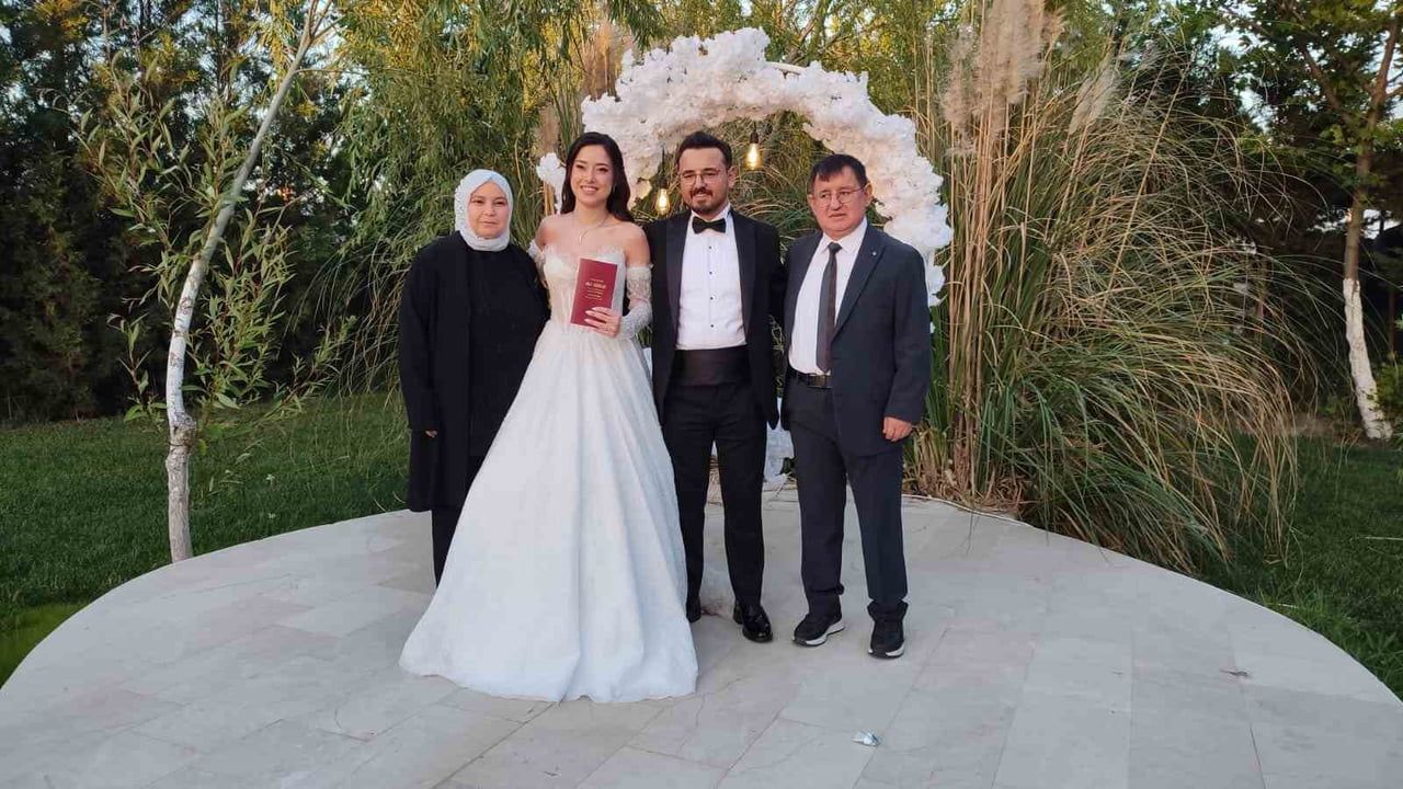 Çameli Belediye Başkanı Cengiz Arslan, Hakan ve Nurgül Ongun çiftinin nikahını kıydı