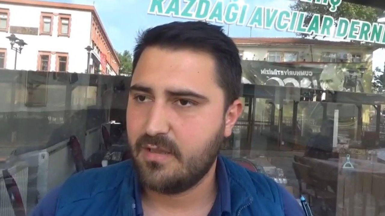 Çanakkale Bayramiç Ayazma'da Yavru Karaca Cep Telefonuyla Görüntülendi