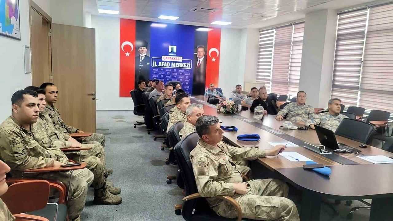 Çanakkale'de AFAD'tan askeri personele enkazda arama kurtarma eğitimi