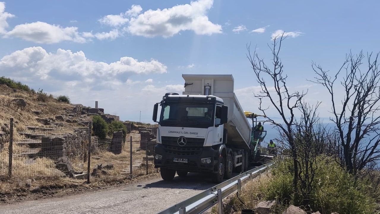 Çanakkale’de Assos Antik Liman Yolu’nda 1 kilometrelik sıcak asfalt serimi başladı