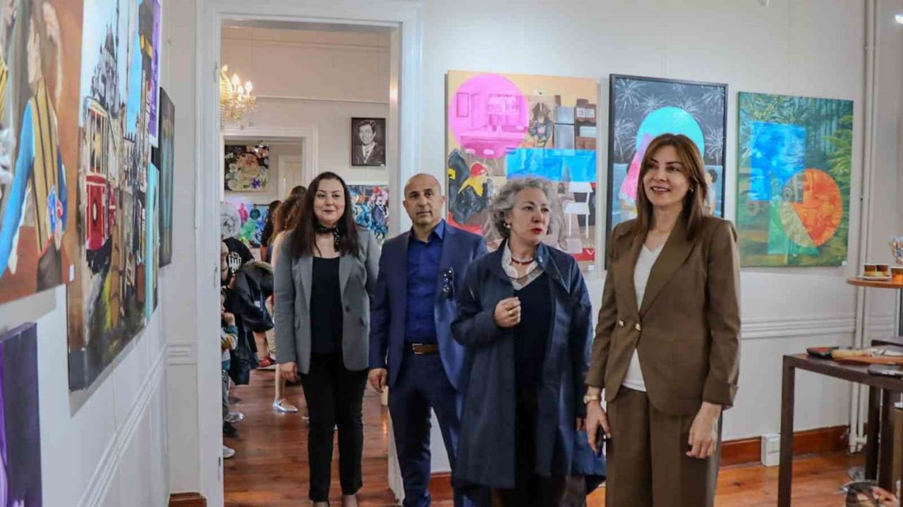 Çanakkale'de Güzel Sanatlar Lisesi 'Yıl Sonu Resim Sergisi' açıldı