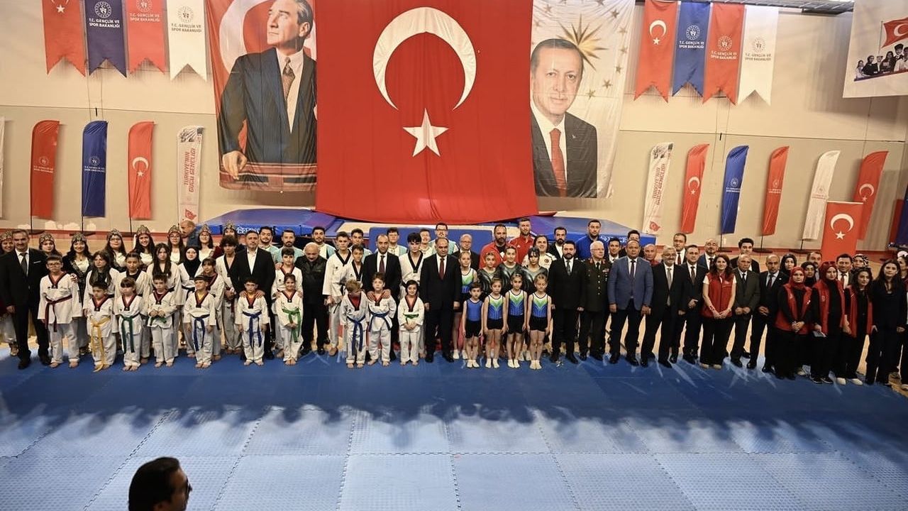 Çankırı'da 19 Mayıs Atatürk'ü Anma, Gençlik ve Spor Bayramı'nın 107. yılı coşkuyla kutlandı