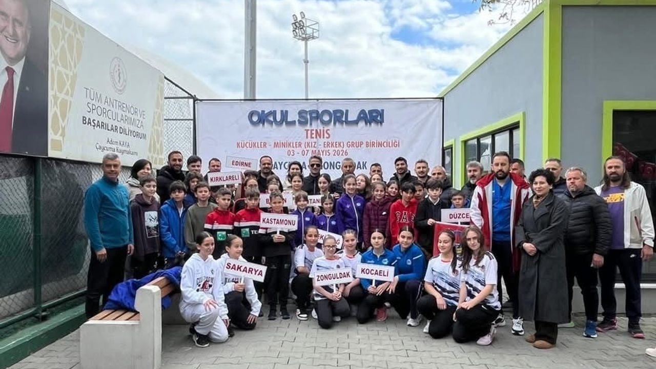 Çaycuma'da Okul Sporları Tenis Grup Birinciliği Müsabakaları Başladı