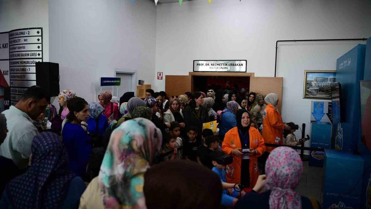 Çayırova'da 2. Bilim Şenliği ziyaretçilerden tam not aldı
