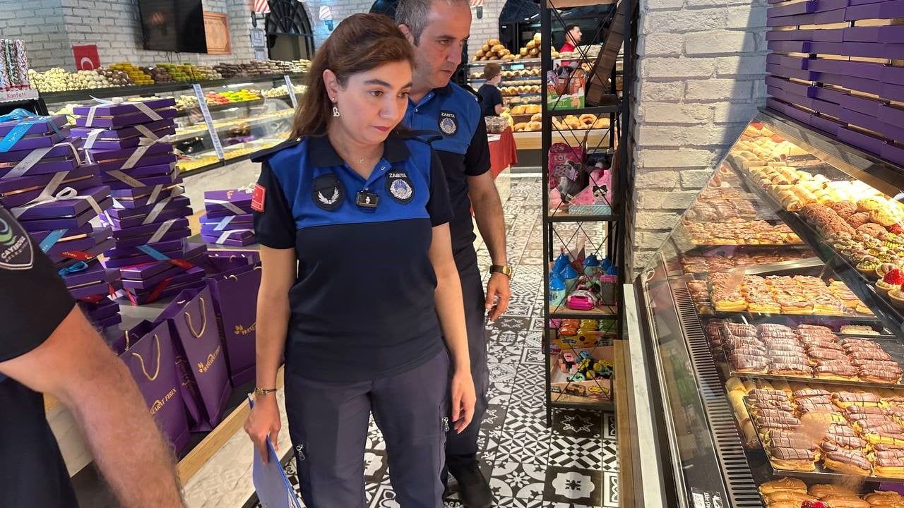 Çayırova'da Kurban Bayramı öncesi market ve tatlı işletmelerinde denetimler arttı