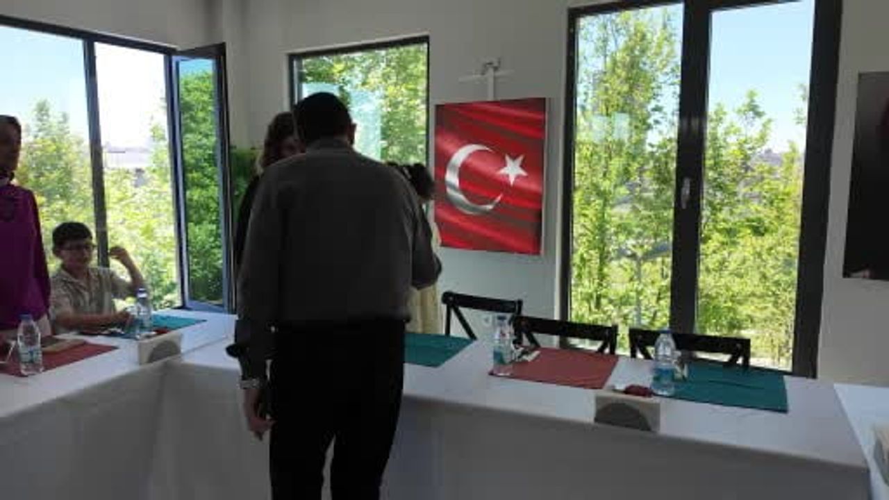 Çekmeköy Belediye Başkanı Orhan Çerkez, Tuana Nazlı Karaketir'in Ailesine Yemek İkramı Hayalini Gerçekleştirdi