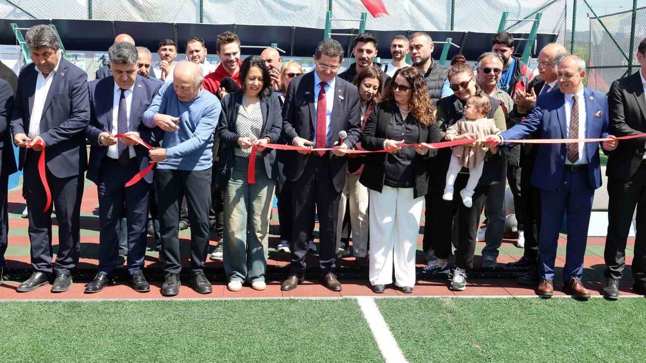Çekmeköy'de Türkiye'de bir ilk spor parkı açıldı: Av. Sıddık Eraslan Spor Tesisi