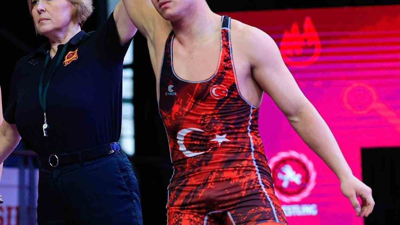 Cemal Yiğit Purcu, U17 Avrupa Güreş Şampiyonası'nda serbest stil 71 kg bronz madalya kazandı