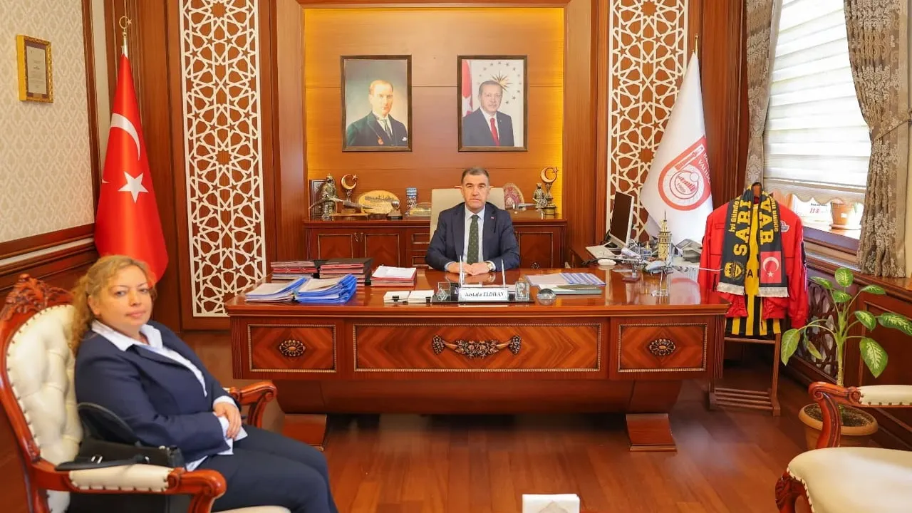 Cennet Betül Yılmaz Dur, Bayburt Tapu Müdürü olarak göreve başladı