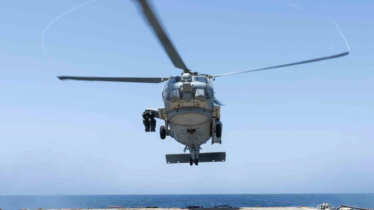 CENTCOM: Hürmüz Boğazı ablukasında 70 ticari geminin rotası değiştirildi