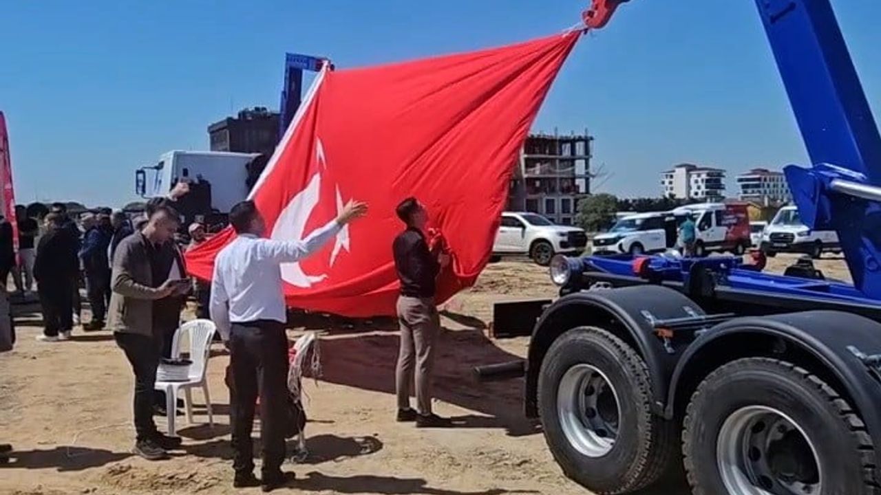 Çerkezköy'de TESKİ Temel Atma Töreninde Bayrak Hassasiyeti Takdir Topladı
