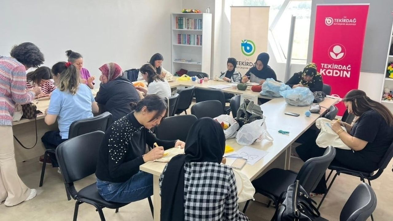 Çerkezköy Kadın Danışma Merkezi'nin Nisan Atölyeleri: Kadınlara Üretim ve Sosyalleşme İmkanı
