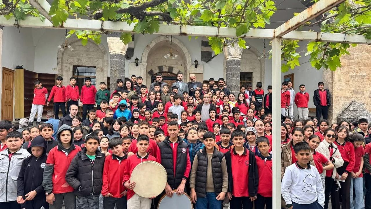 Çermik’te ÇEDES Projesi kapsamında 150 öğrenci Ulu Cami'de buluştu