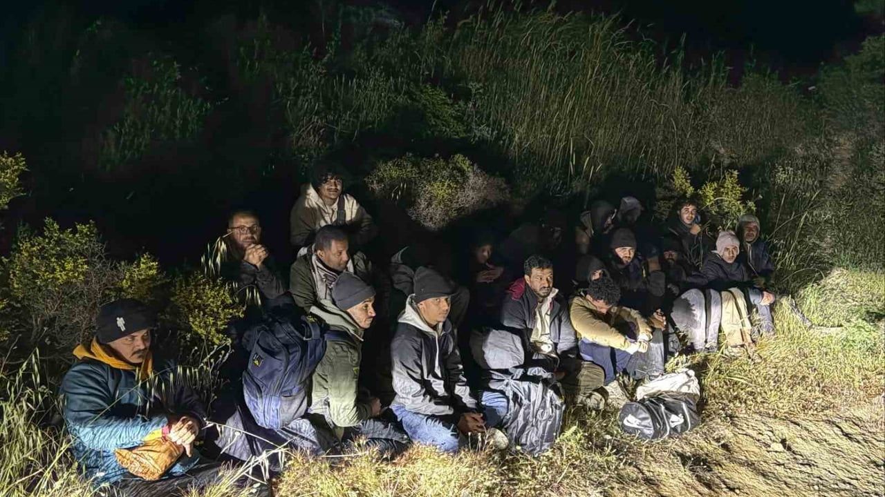 Çeşme’de 21 kaçak göçmen yakalandı, 1 organizatör tutuklandı