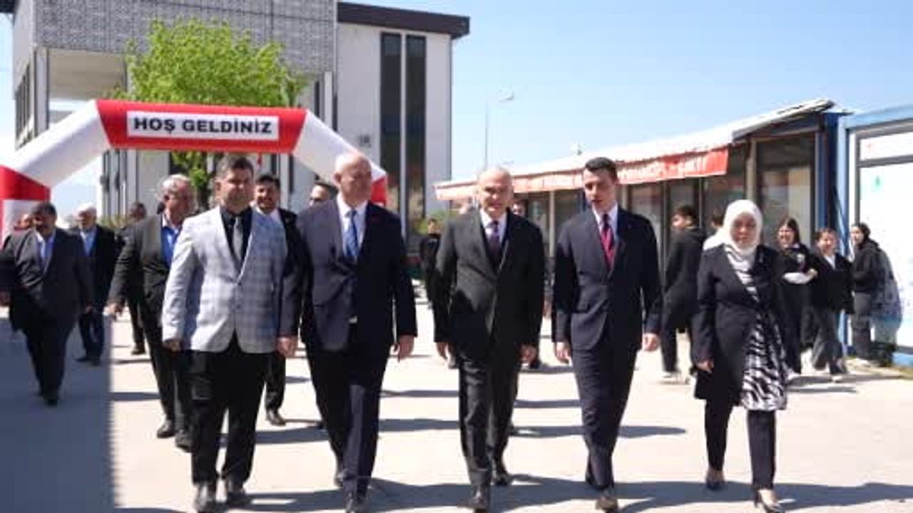 Çilimli'de 2. Çilimli Eğitim Festivali (ÇEFES) renkli görüntülerle açıldı