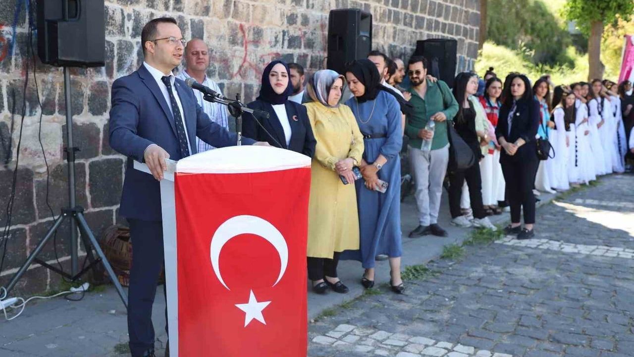 Cizre’de Bırca Belek Parkı’nda anlamlı Anneler Günü kutlaması