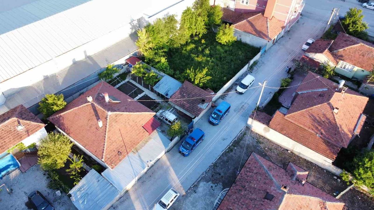 Çorum Alaca'da jandarmanın takibi sonucu 3 şüpheli gözaltına alındı