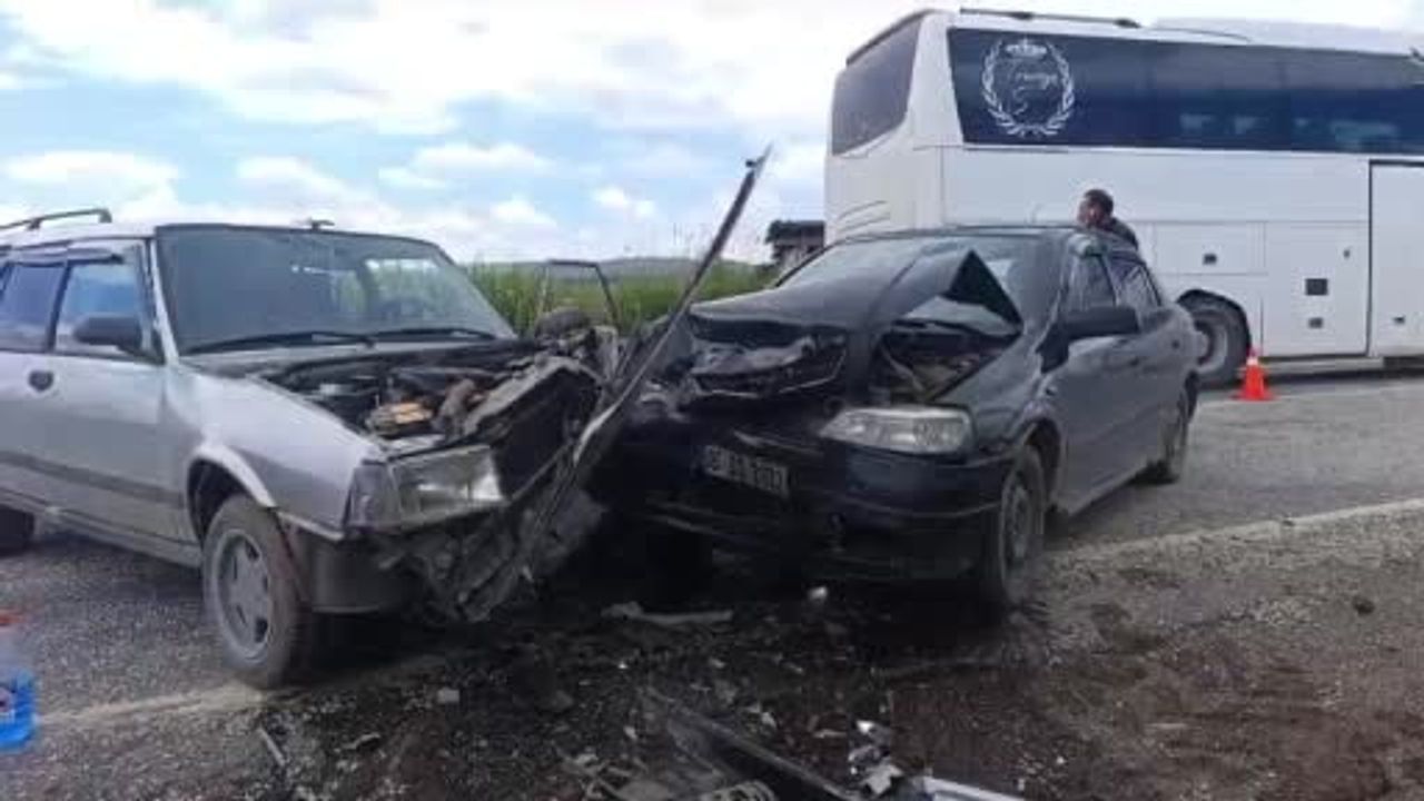 Çorum Boğazkale'de Kavşak Kazası: 3 Yaralı