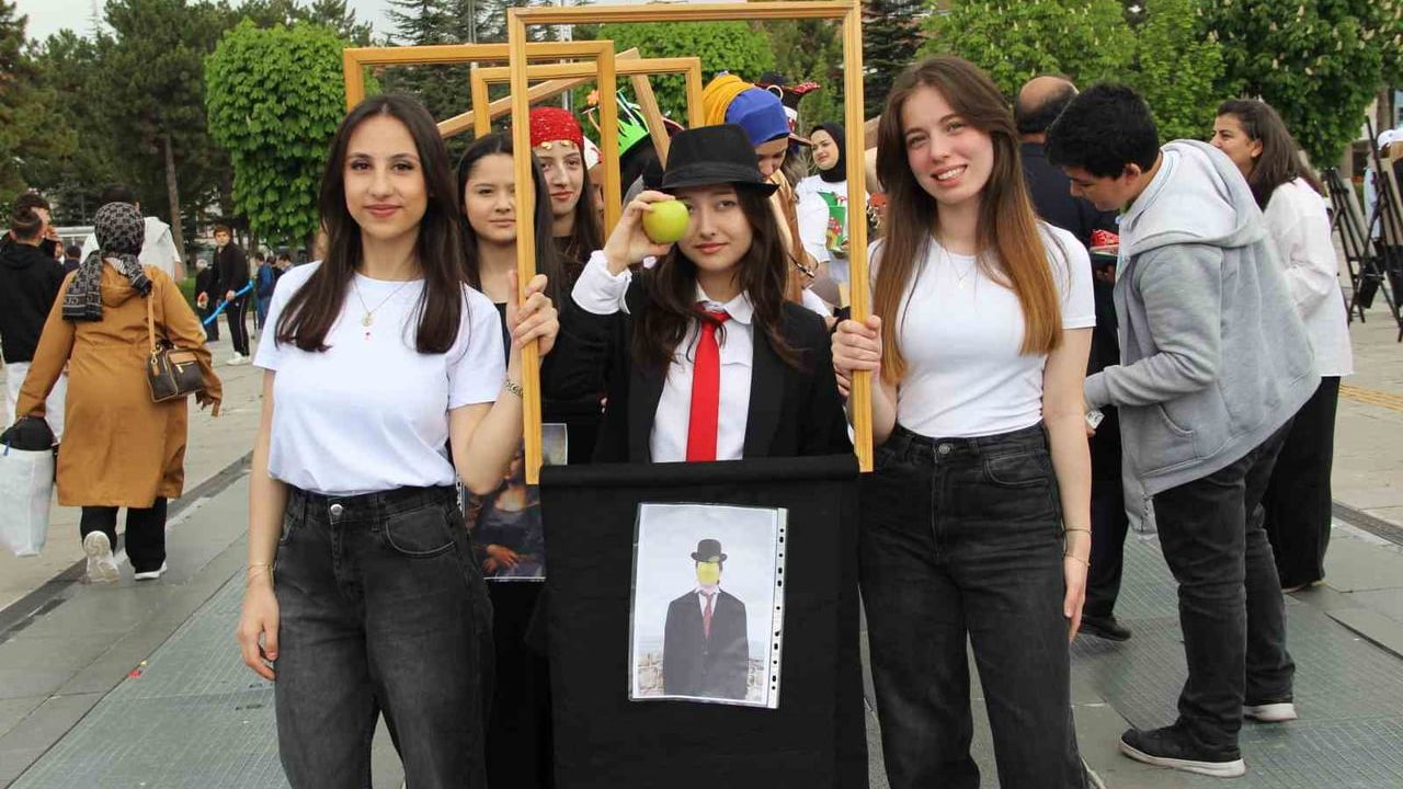 Çorum’da 'Maarifin İzinde Marifetli Gençlik' Fuarında Meslek Lisesi Projeleri İlgi Topladı
