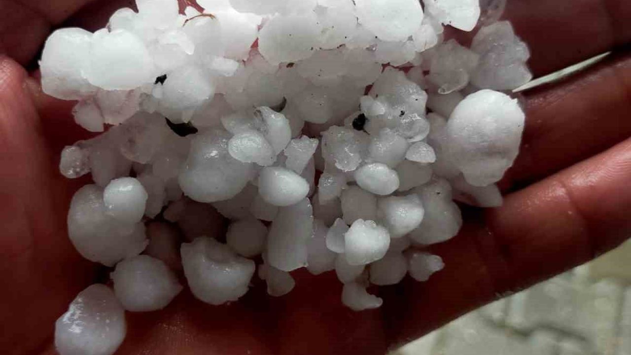 Çorum'da 'sarı kod' uyarısı sonrası Alaca, Laçin ve Bayat'ta dolu yağışı