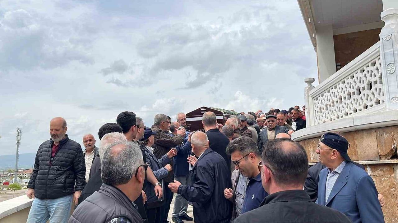 Çorum'da uzun yıllar görev yapan 102 yaşındaki Dr. Rıfat Patır toprağa verildi