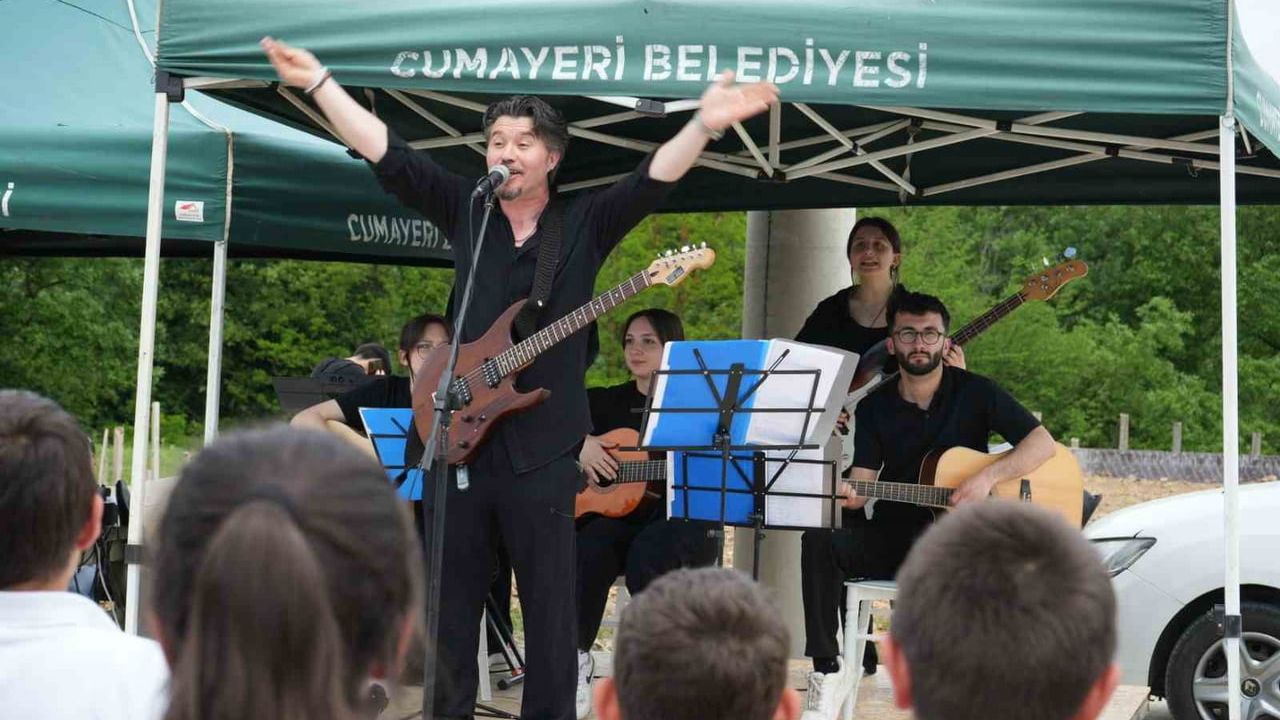Cumayeri'nde Hıdırellez Şenliği: Konserler, Halk Oyunları ve Geleneksel Yarışmalar