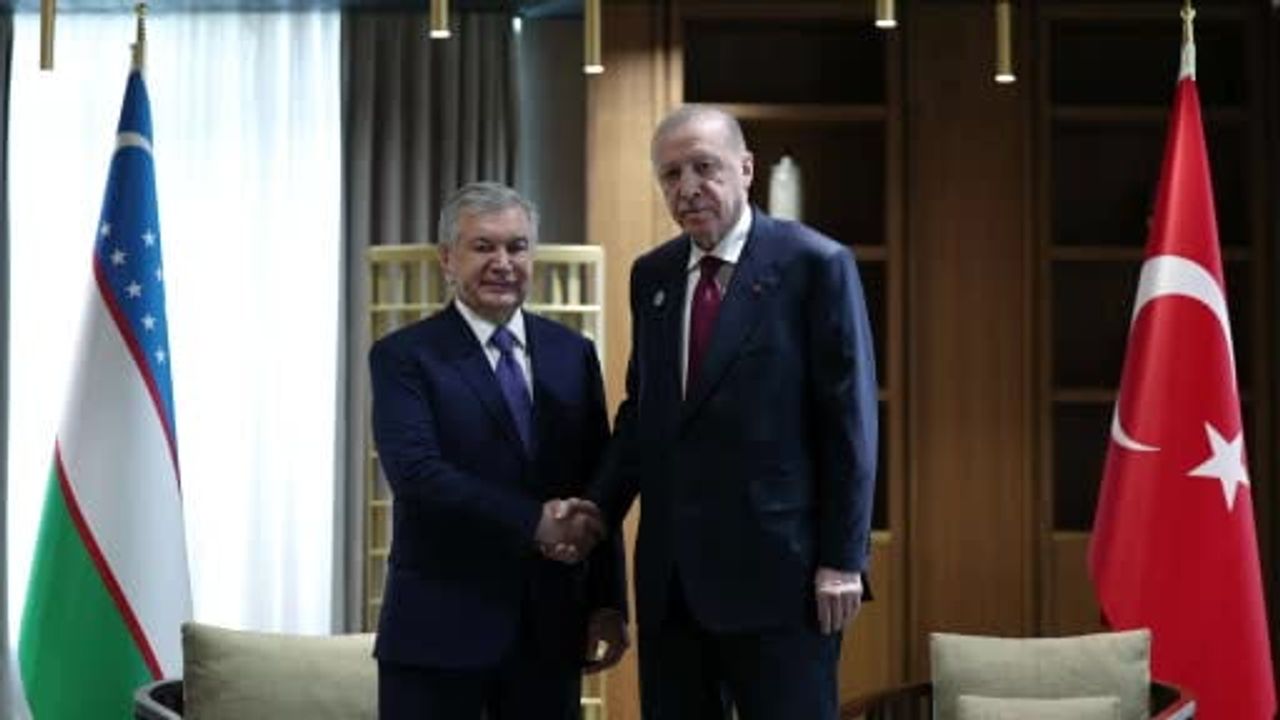 Cumhurbaşkanı Erdoğan, Türkistan’da Özbekistan Cumhurbaşkanı Mirziyoyev ile görüştü