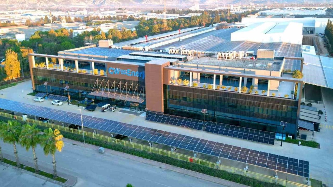 CW Enerji'nin esnek panelleriyle karavan ve yatlarda kesintisiz enerji