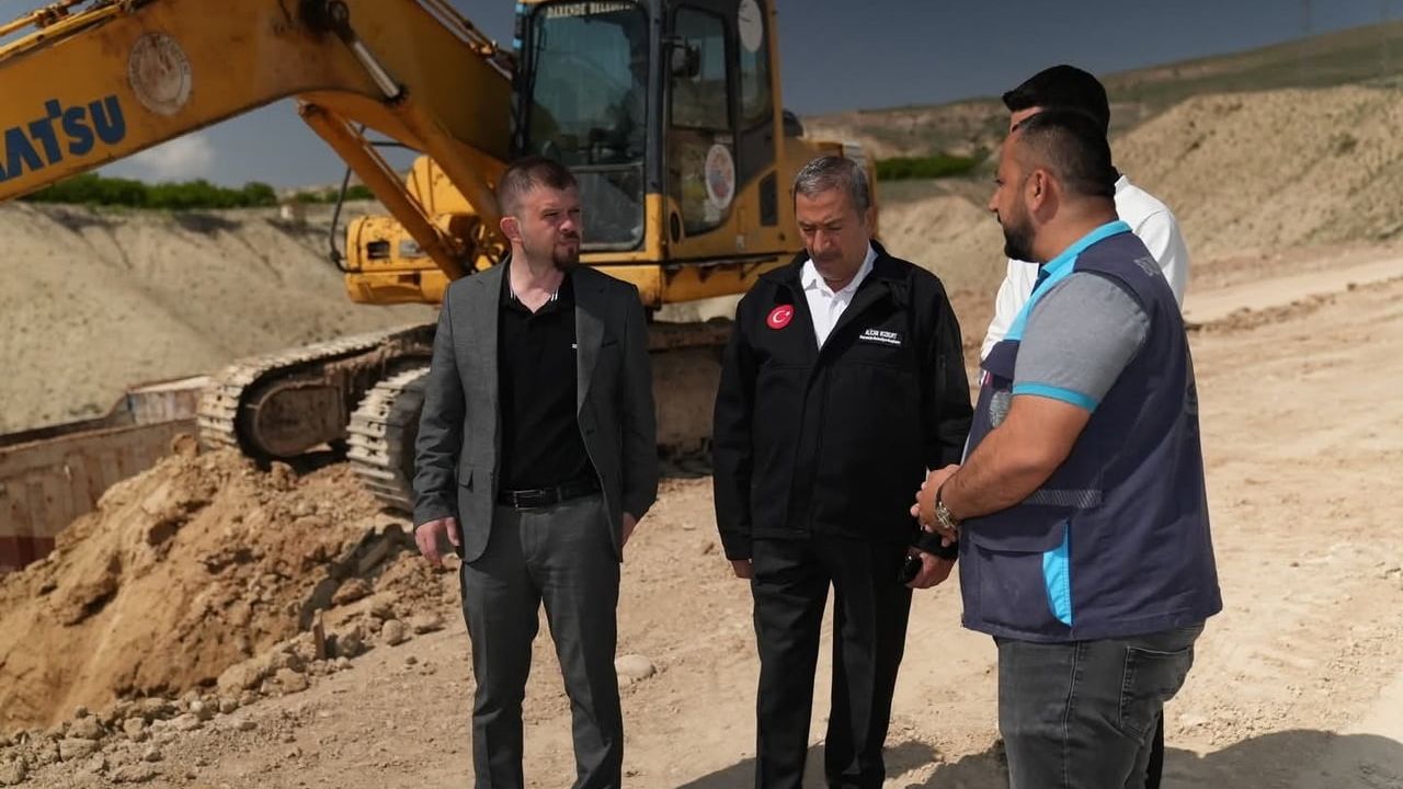 Darende Millet Bahçesi'nde tesviye çalışmaları sürüyor — Başkan Alican Bozkurt sahada inceleme yaptı