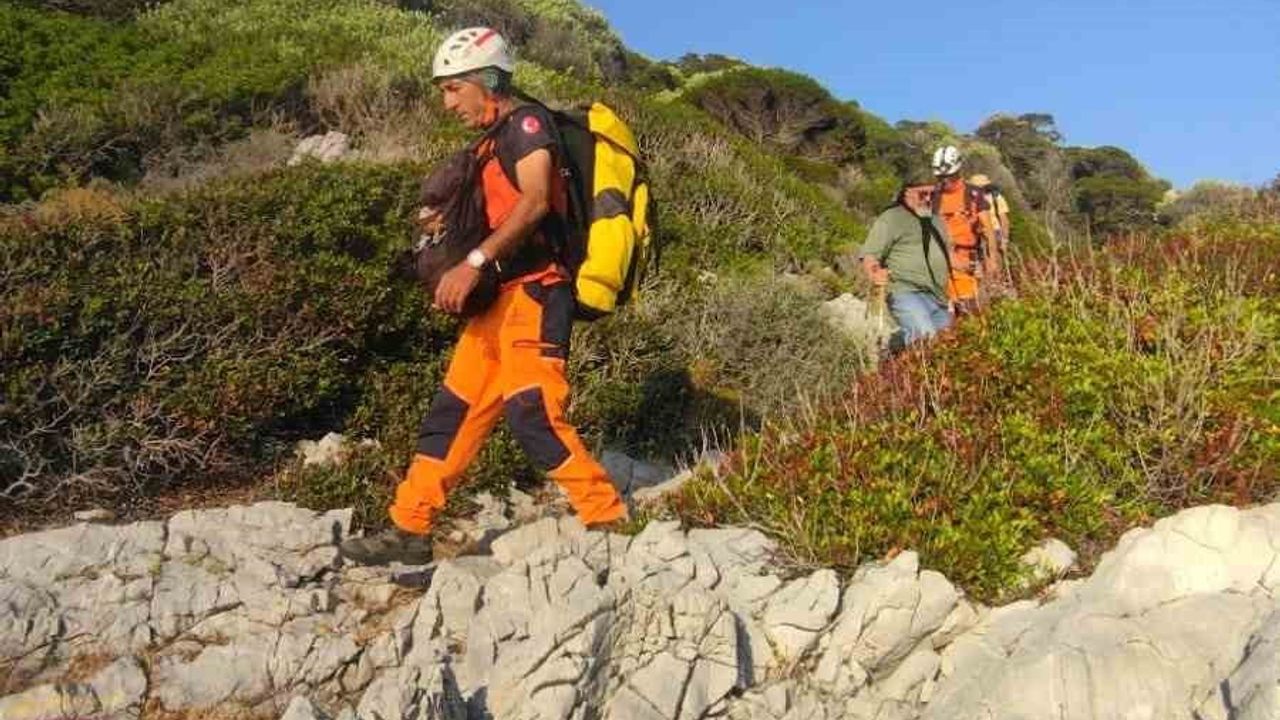 Datça Karya Yolu'nda mahsur kalan 2 kişi yaklaşık 3 saatte kurtarıldı