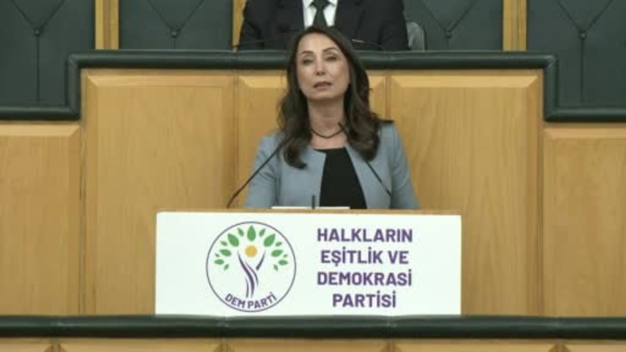 DEM Parti Eş Genel Başkanı Tulay Hatımoğulları Oruç: Meclis barış ve işçi hakları için yasal düzenlemeleri derhal gündeme almalı