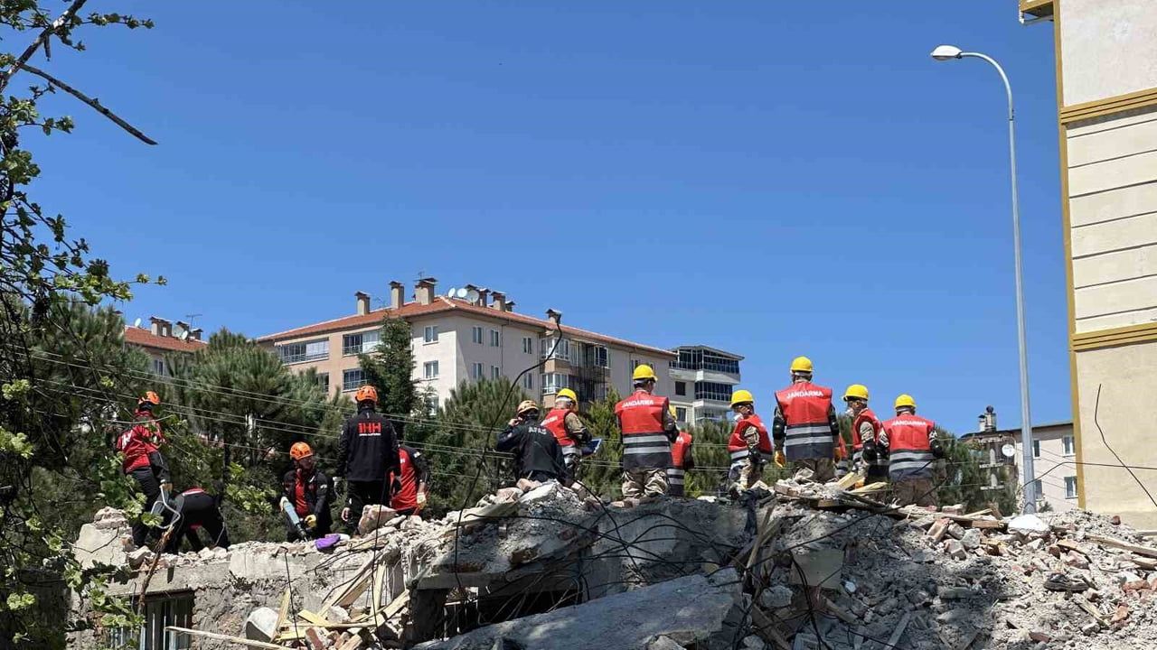 Denizli'de 5,6 Büyüklüğünde Deprem Senaryosuyla Kriz Yönetimi Tatbikatı